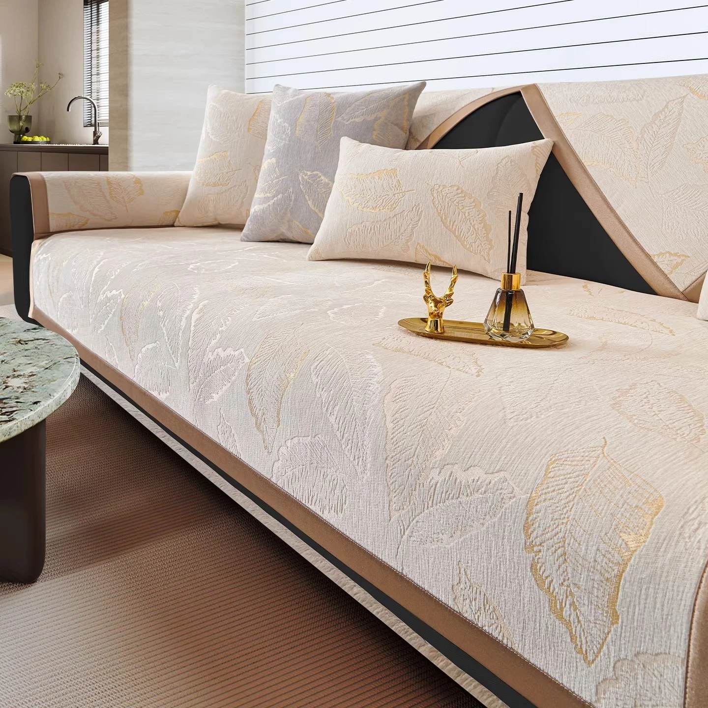 [Heavy Non-Slip Sofa Protector] Luxurious Shiny Leaves Jacquard Chenille Sofa Cover with Decorative Stitching, Thick, Sofa Towel