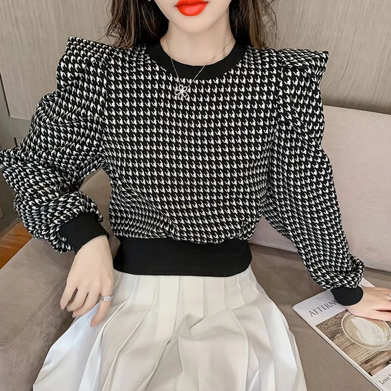 New Spring and Autumn Fashion Korean Edition Contrast Plaid Round Neck Short Loose Versatile Foreigner Long Sleeve Sweater