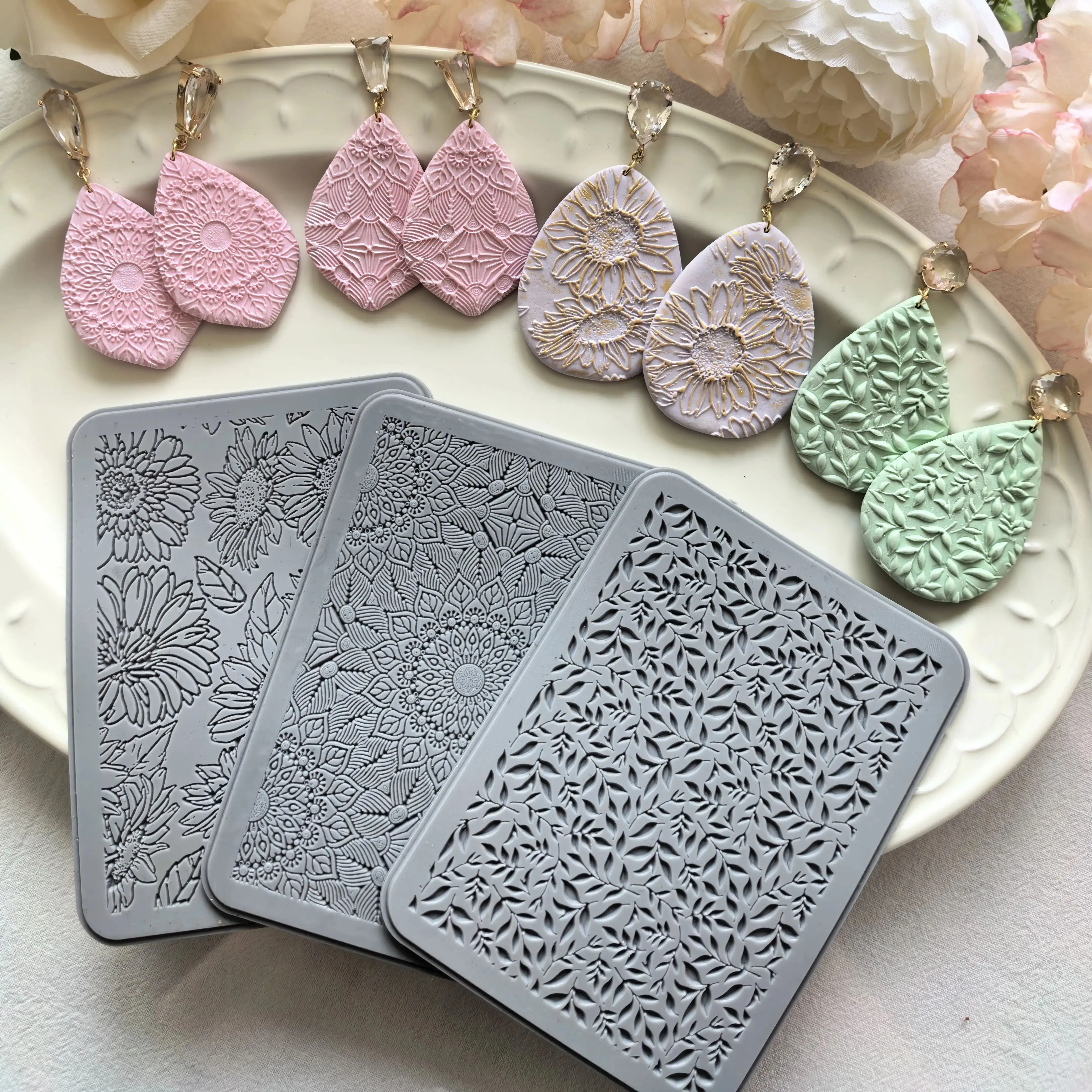 

3Pcs New Flower Datura Green Plant Soft Clay Texture Pad Dough Embossing Printing Tool DIY Creative Decoration Earrings, Brooche