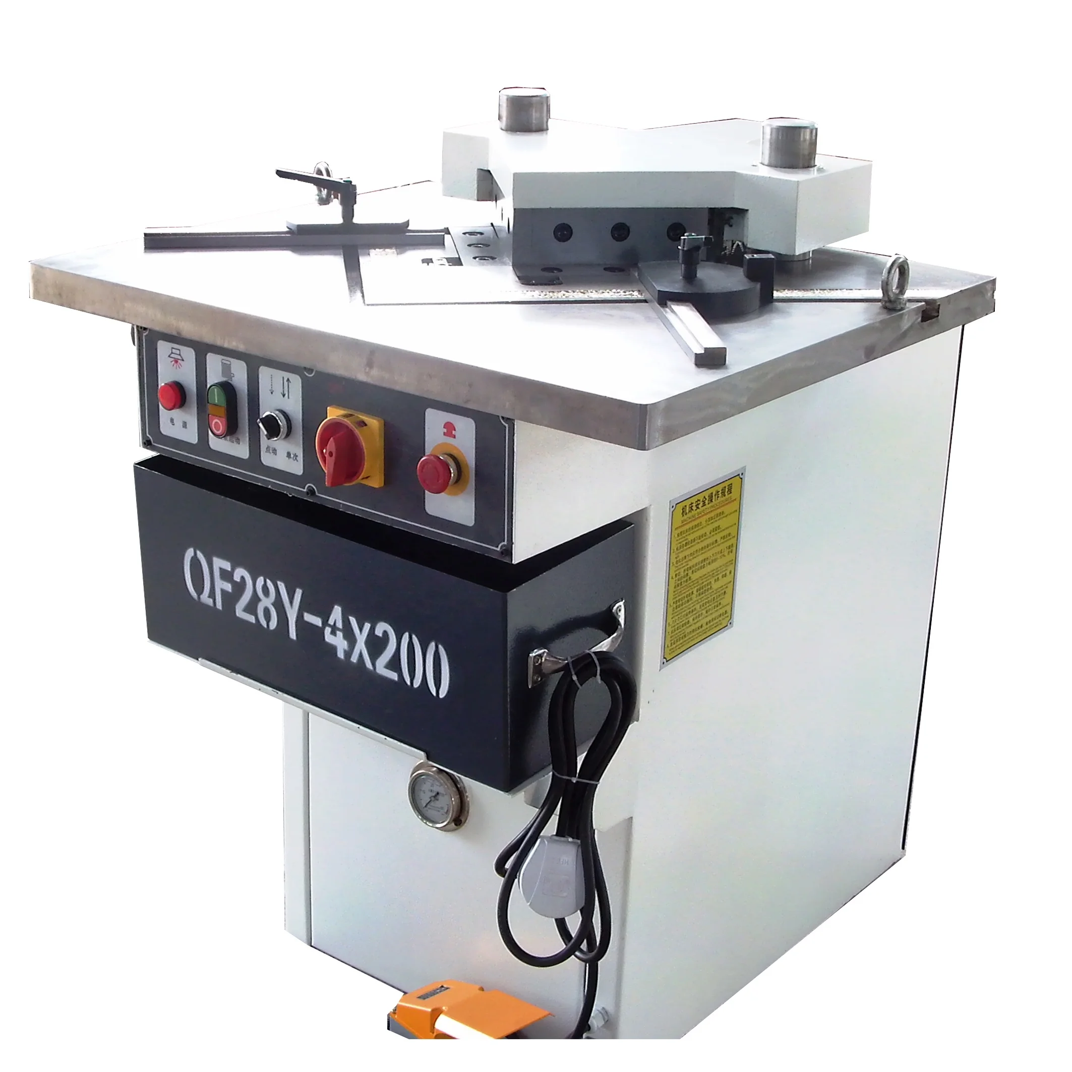 Hydraulic 90 Degree Aluminium Notching Machine Corner Fixed Angle Cutting Machine in Stock