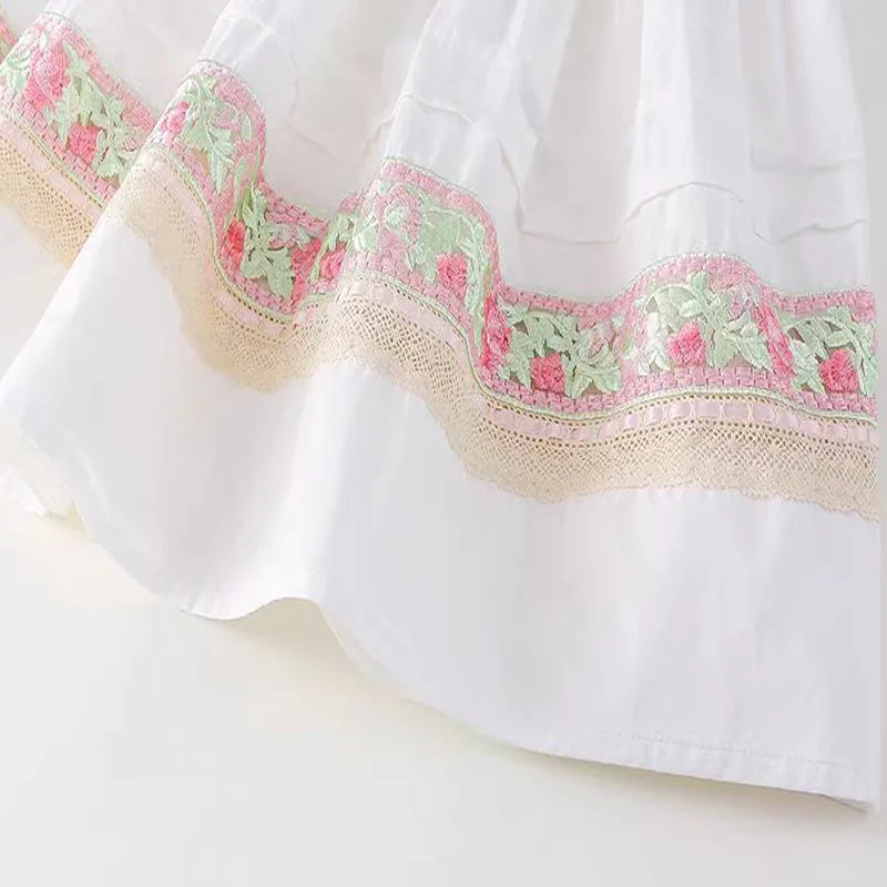 Girls\' Vacation Style Dress Summer 2024 New Children\'s Flower Embroidered Short sleeved Beach Girl Cotton Princess Dress