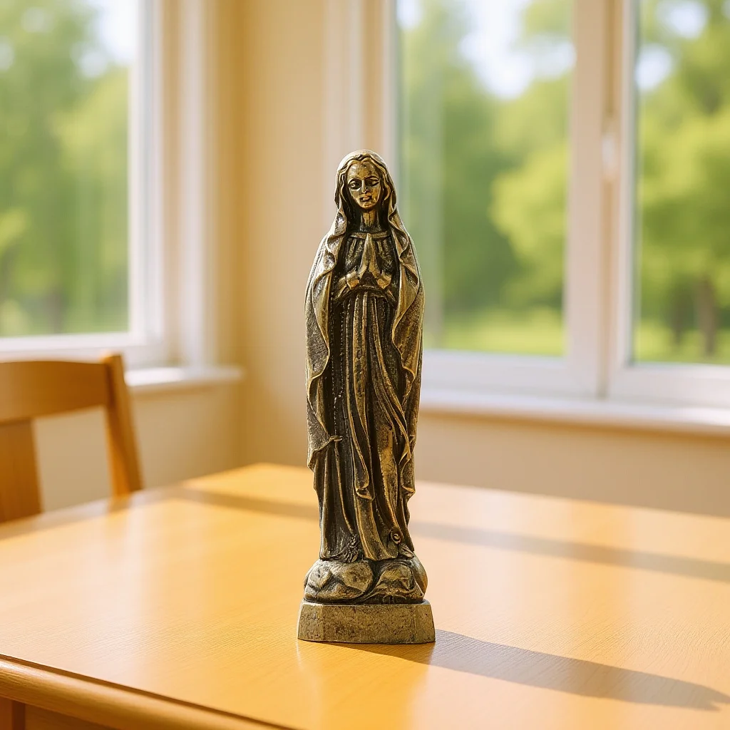 

Modern Brass Ornament Goddess Statue Retro Catholicism Figurine Desktop Sculpture Home Decor