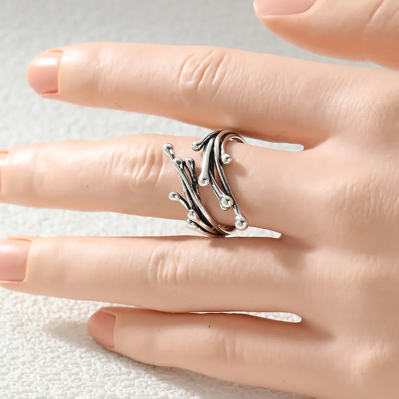 Damen Vintage Ring mit gegabelten Ästen und offenen Ringen, unregelmäßiges Texturdesign, versilbert, Nischenmode, vielseitiges Accessoire