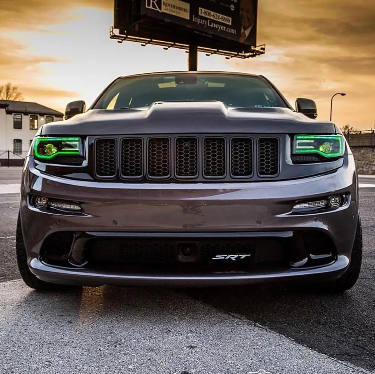 RGBW-Placas LED DRL de la serie Flow para JEEP GRAND CHEROKEE, lámpara de rejilla RGB dinámica, indicador de advertencia de peligro, luces con emblema, 2014-21