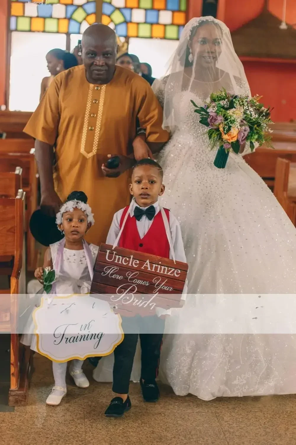 Personalizzato di Lusso Pieno di Perle Che Borda Ballgown Abiti Da Sposa Africani 2025 Maniche Lunghe Abito Da Sposa Abiti Da Sposa