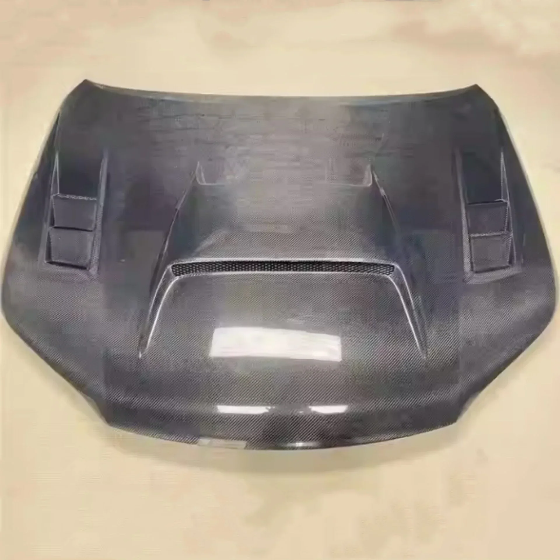 

Body Kit Carbon Fiber Engine Cover for Toyota HiLux Hood Modified Light Weight Bonnet Car Accessories