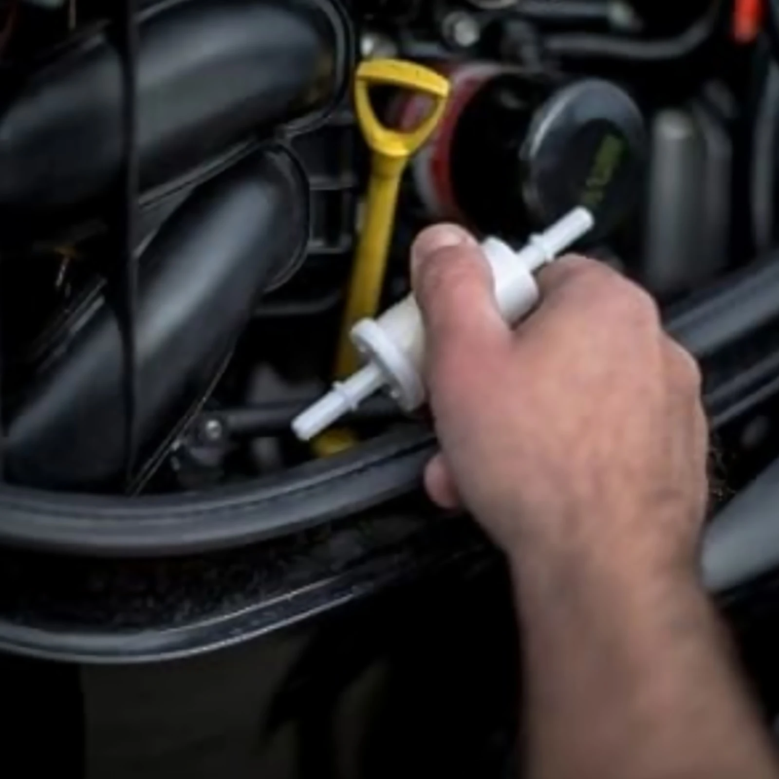 

Морской встроенный топливный фильтр для линий диаметром 5/16 дюйма, защищает подвесные двигатели Mercury/Yamaha от загрязняющих веществ в воде, заменяет 35-816296-4.