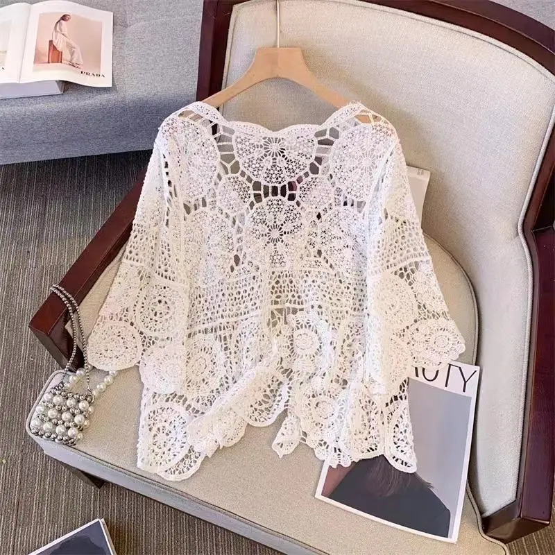 

2024 New Summer Women T-Shirt Bat Sleeve Basic Fashion Tops Lace Cardigan Tees Loose White Tees