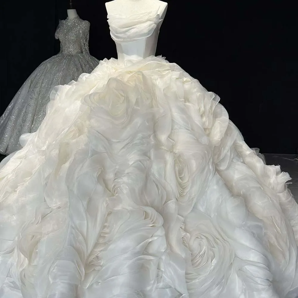 Cascading Wedding Dress White Organza Tulle Ball Gown Customized Strapless Draped Ruffled Chapel Train vestido de casamento