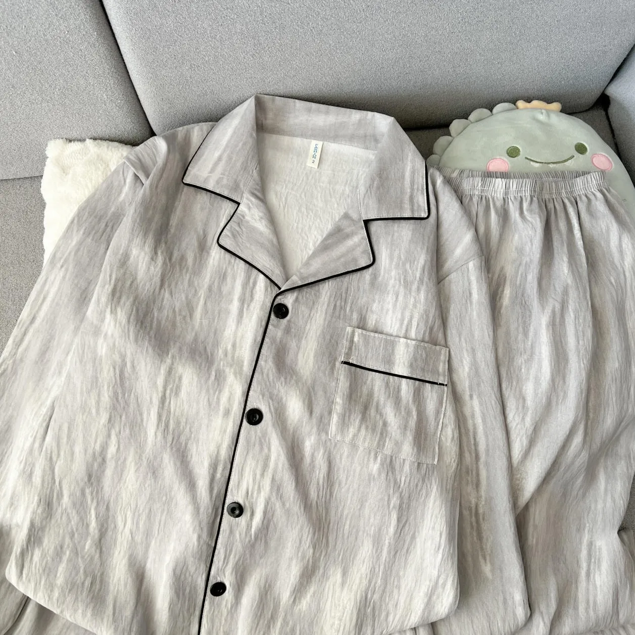 Men's Pajamas Spring and Autumn Simple and Casual Loose Fitting Long Sleeved Cardigan Sleepwear Homewear Youth Elastic Pyjama