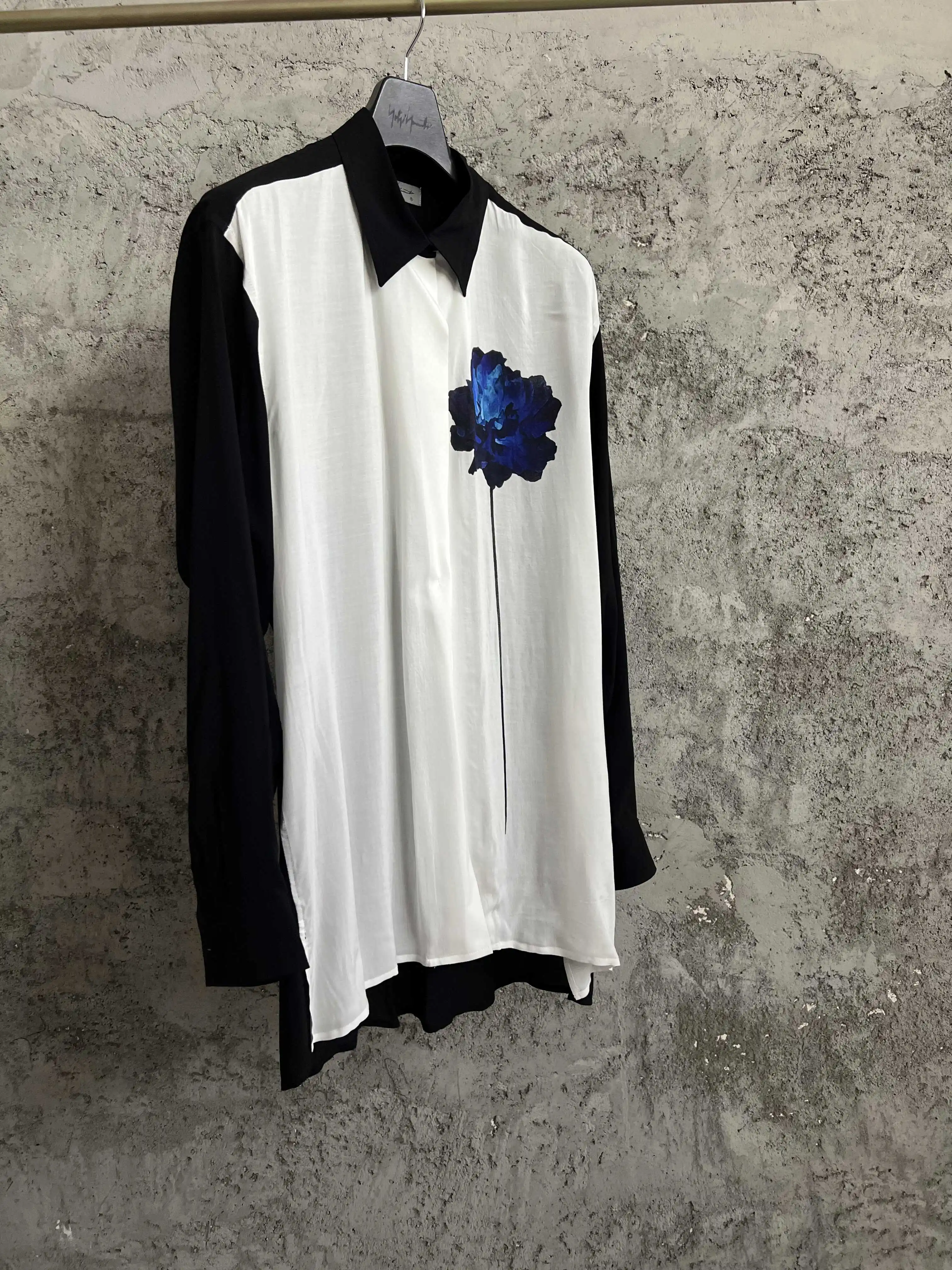 Japanese-style original design, dark and loose floral print