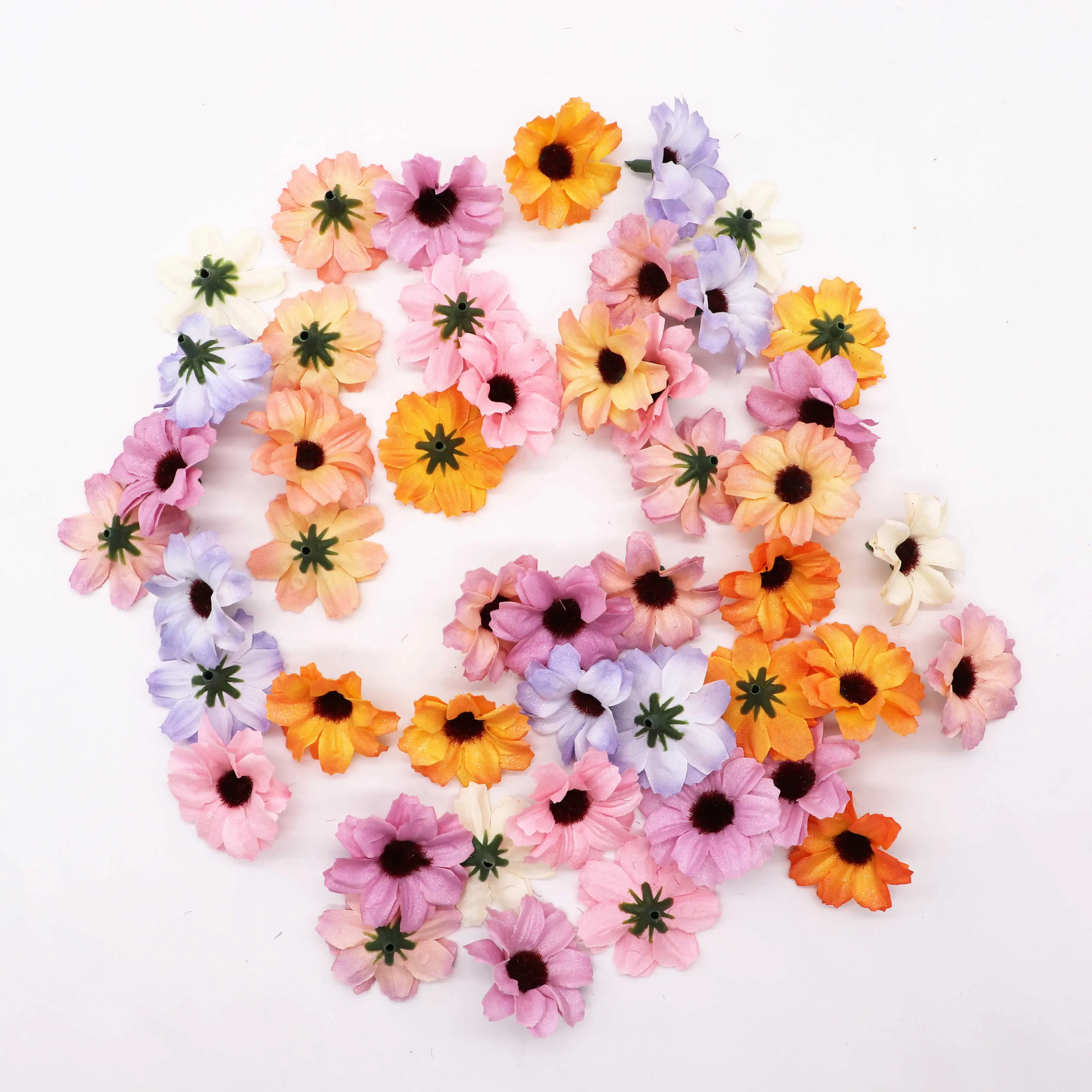 50Pcs 4cm Multicolor Daisy Flower Heads Mini Silk Artificial Flowers for Wreath Scrapbooking Home Wedding Decoration