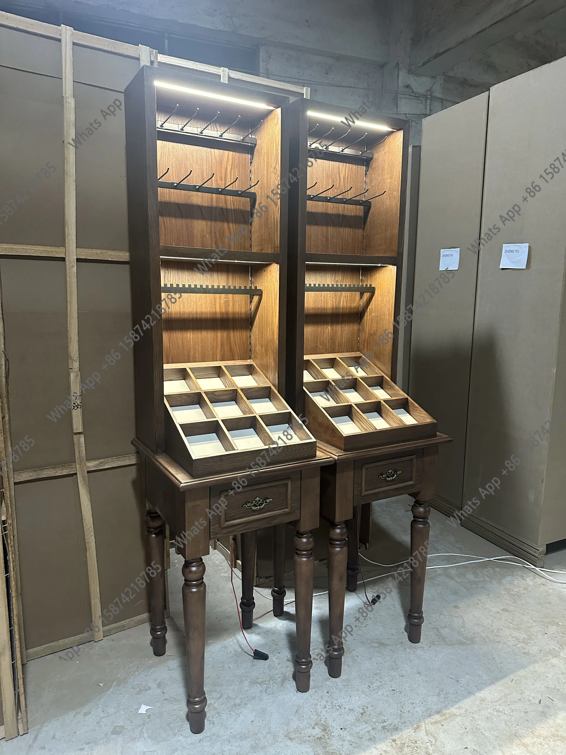 

Medieval style store jewelry display cabinet, retro style earrings, necklace display cabinet, display cabinet customization