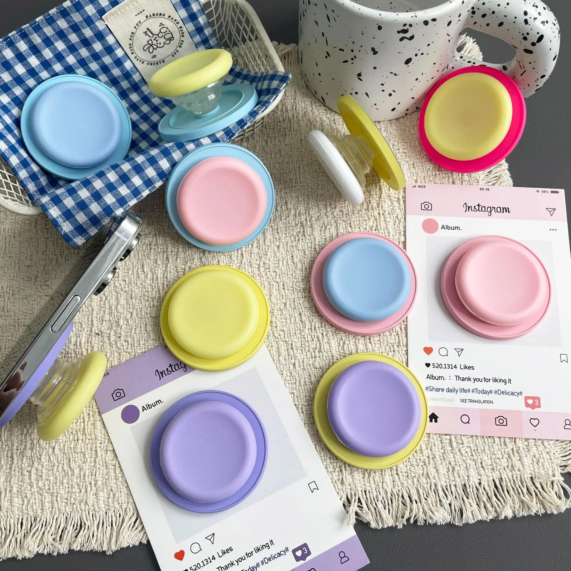 

Macaron Solid Color Magnetic Phone Grip Holder Foldable Silicone Phone Stand Desktop Support Bracket Finger Socket for iPhone