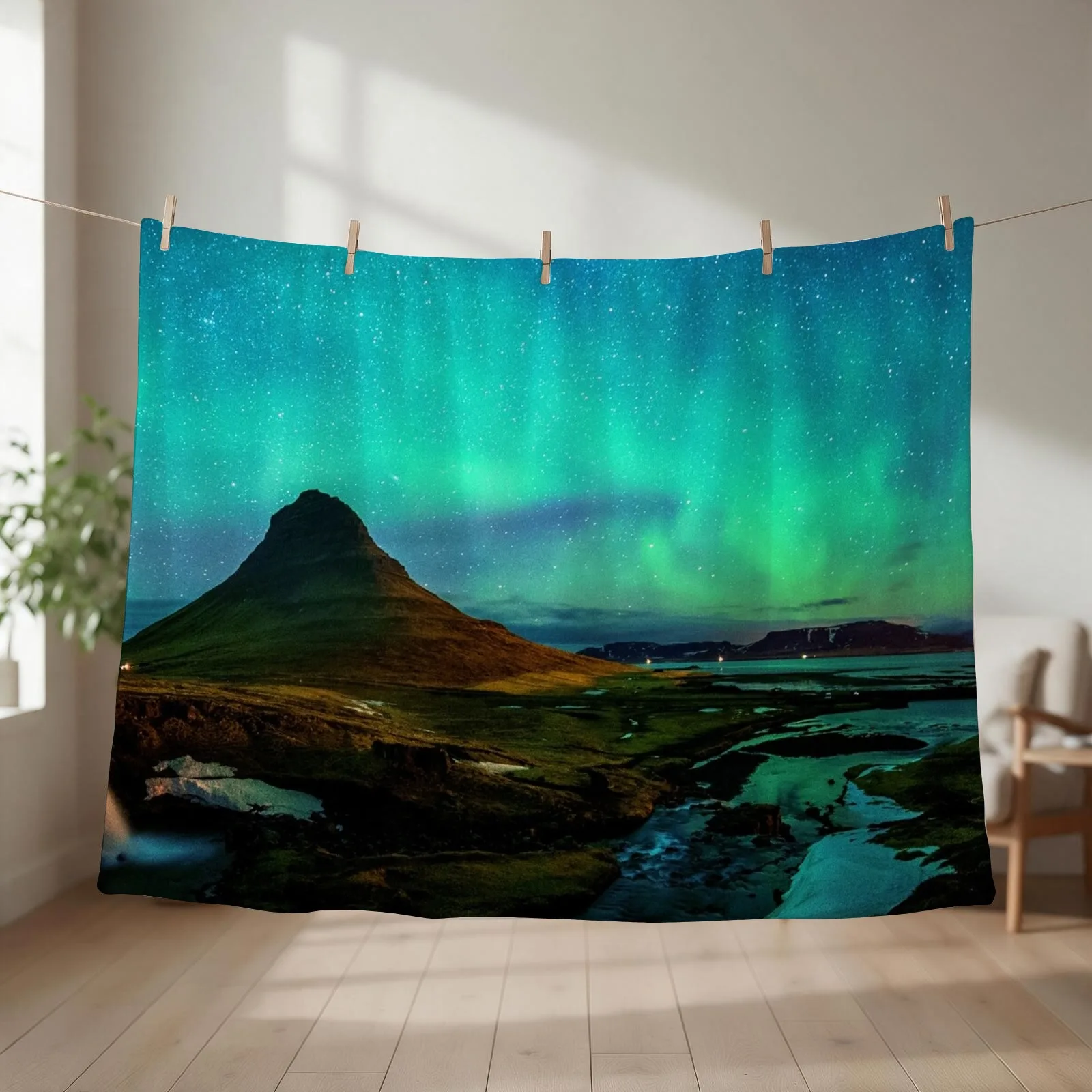 Northern lights at kirkjufell, iceland - kirkjufell mountains in winter Throw Blanket Decorative Sofa Hairy Blankets