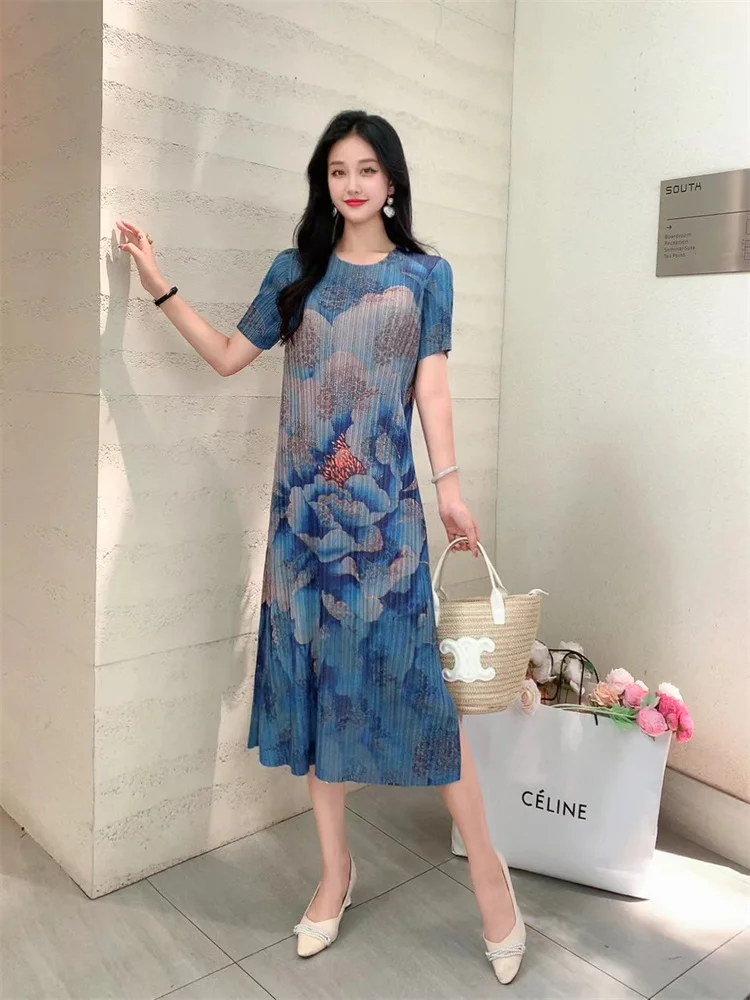 Miyake Pleated Dress Women 2024 Summer New Loose Design Fashionable Printed Round Neck Short Sleeves Mid-length Elegant Dresses