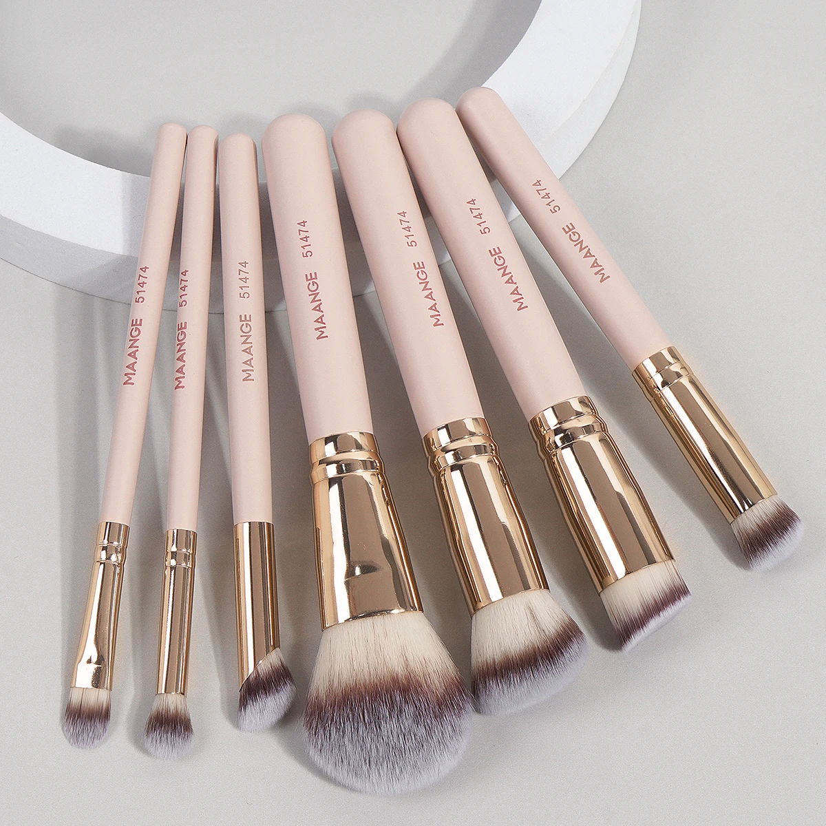

MAANGE 7pcs/set Makeup Brushes for Cosmetic Foundation Powder Concealer Blush Brush Blending Soft Bristles Beauty Tools