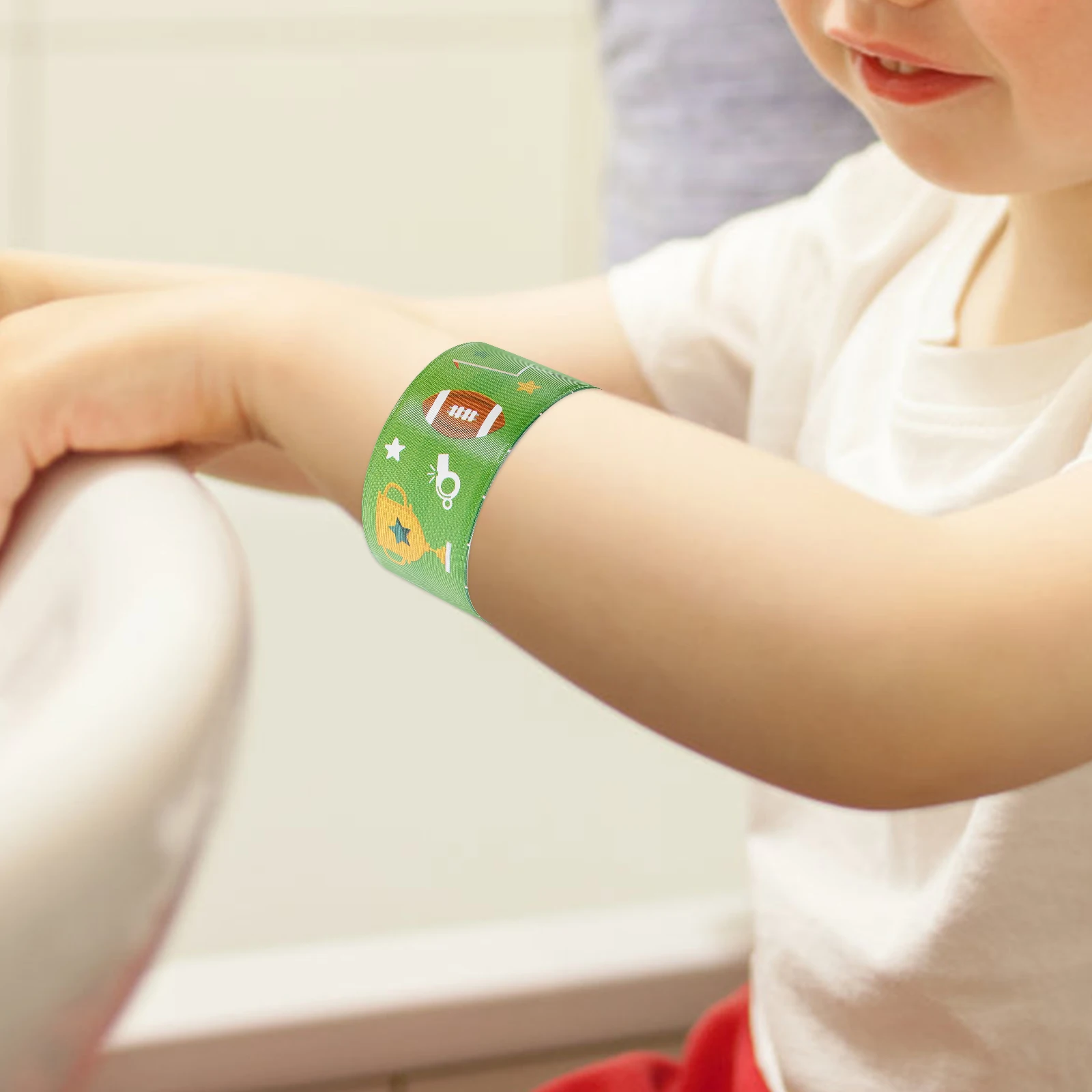 24個 スラップブレスレット スポーツテーマ パーティー記念品 リストバンド 子供用 ラグビースラップバンド 楽しいおもちゃ 装飾アクセサリー 教室用