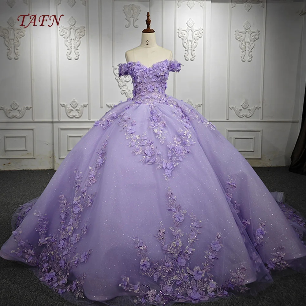 Роскошные фиолетовые платья TAFN для Quinceanera с открытыми плечами с цветочной аппликацией бальное платье трапециевидной формы со шлейфом для часовни 15 лет