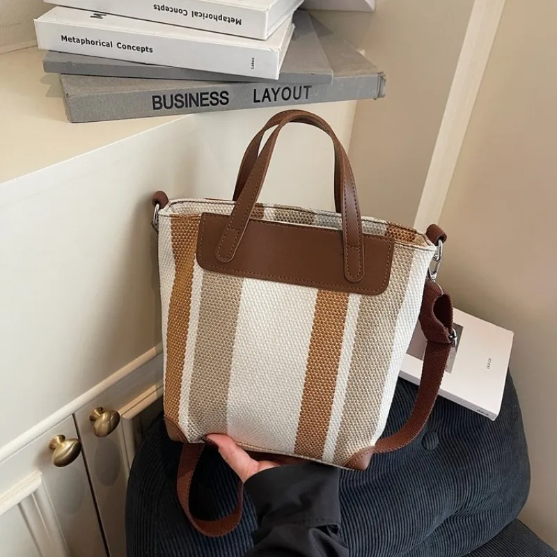 

Original Retro Leather Handbag For Women Luxury Designer Crossbody Large Capacity Diaper Bag For Commuter Stylish Solid Color