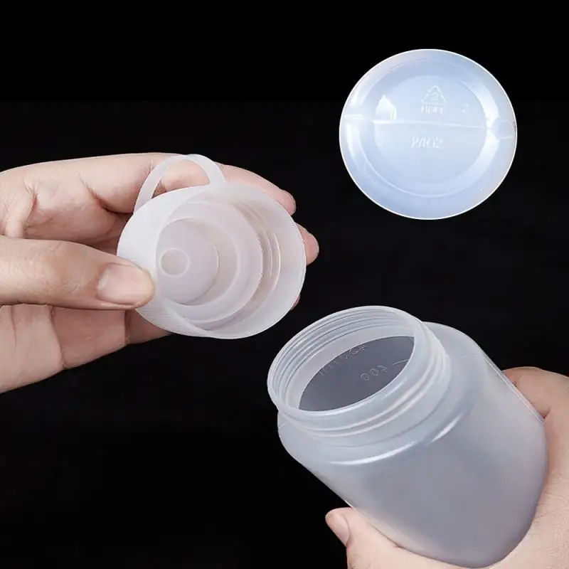 Plastic Squeeze Bottle 8-24oz Condiment Squeeze Bottle Multipurpose Squirt Bottle for KetchupBBQ Sauce Ets multi Syrup Dispenser