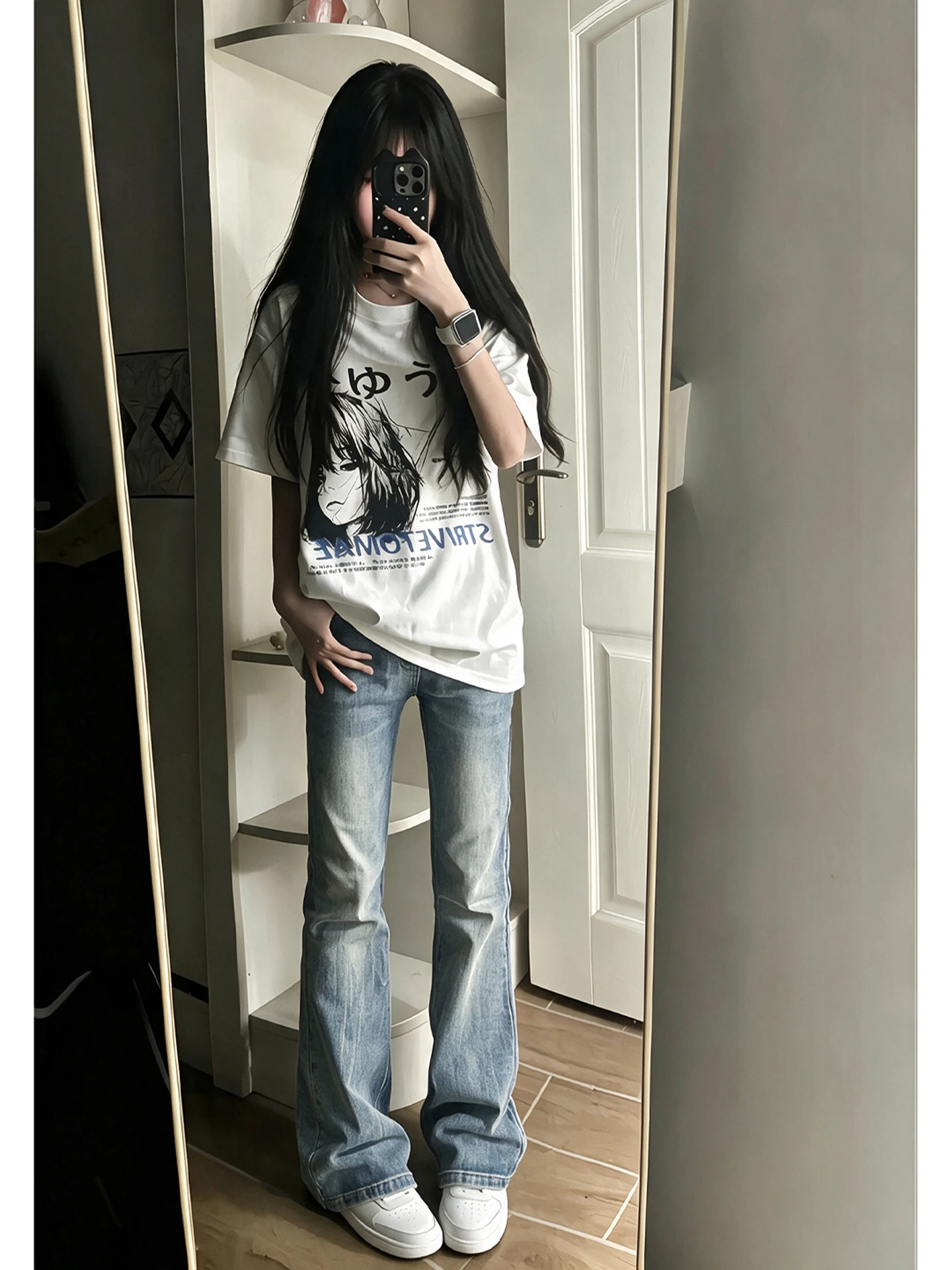 Calça Jeans Azul Lavado com Estampa de Raios, Modelo Bow Knife, Unissex, Cintura Alta, Efeito Emagrecedor, Perna Reta, Micro ...