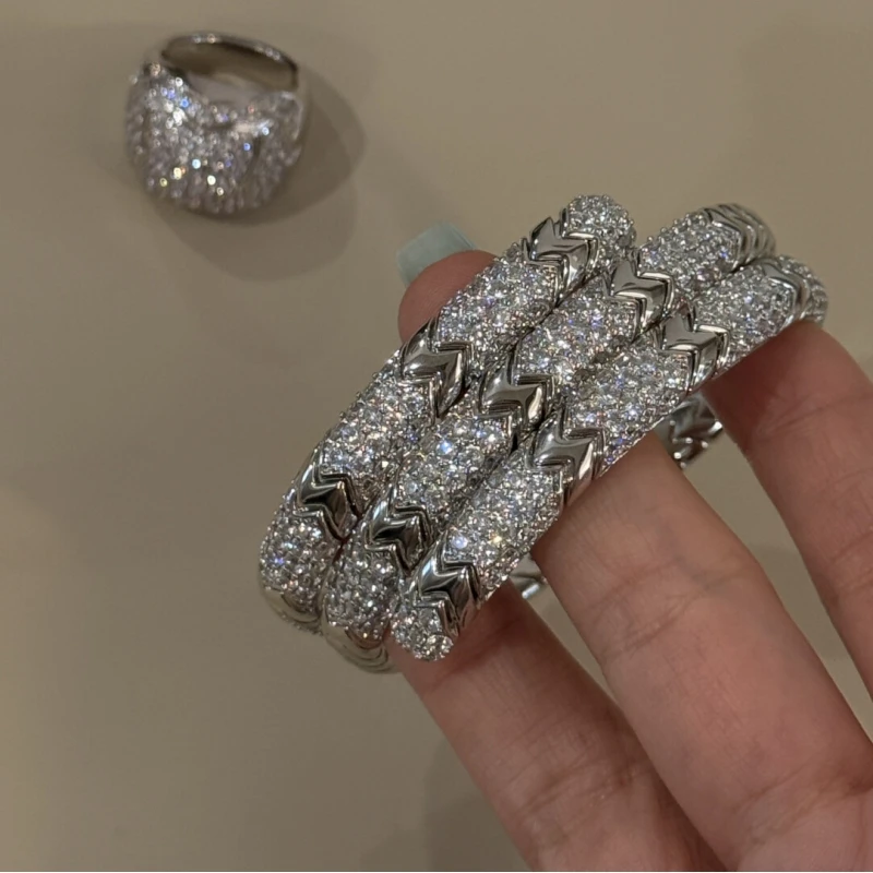 Bellux Copper Alloy Synthetic Zircon Bracelet White Gold Full Diamond Vintage Style Fashion Three Layer Snake Bracelet