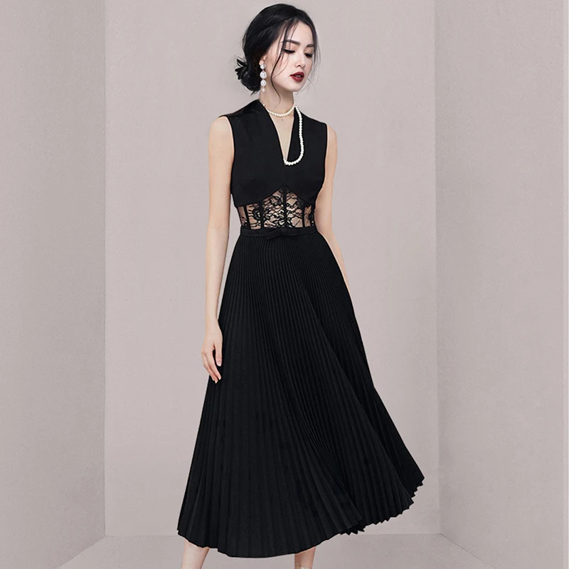 Fashion Runway Elegant Summer Pleated Dress New Temperament Women Sleeveless V Neck Patchwork Lace Hollow Out Black Long Dresses