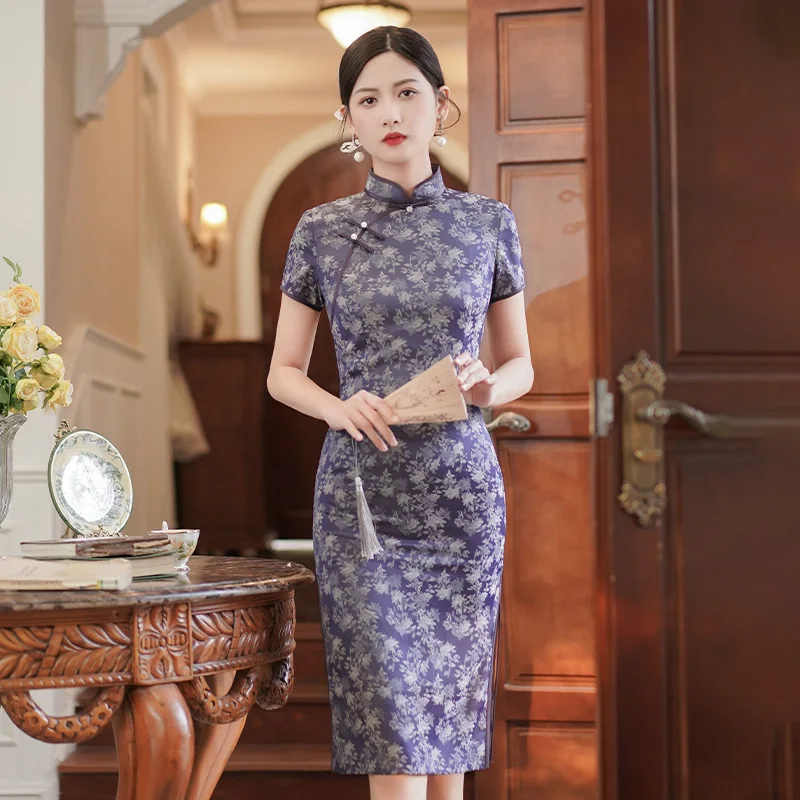 

Женское традиционное платье 2025 года, приталенное, в китайском винтажном стиле, для повседневной носки, летнее, с высоким разрезом, короткий рукав