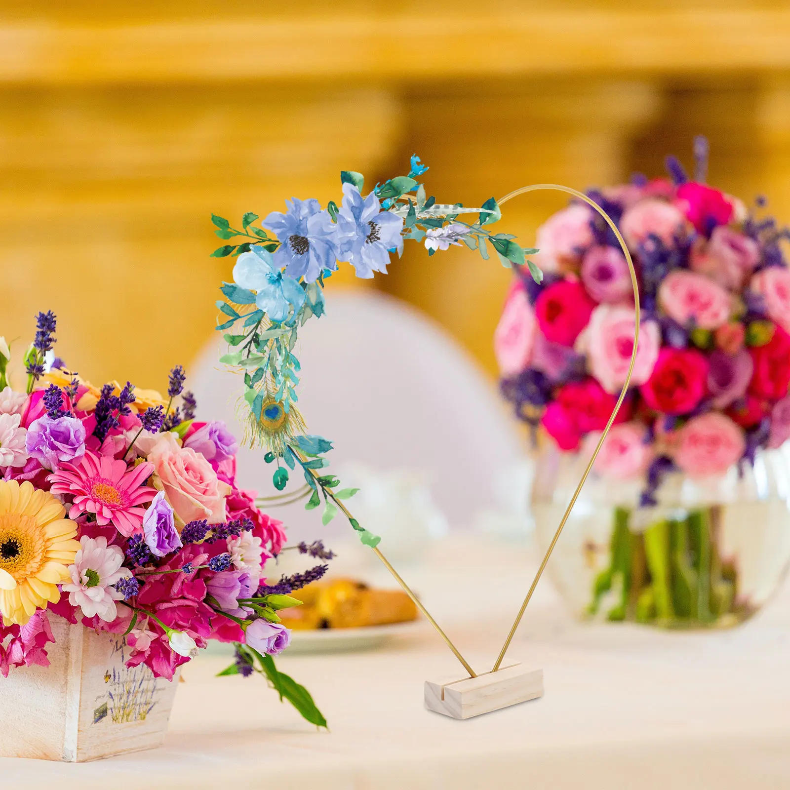 

2Sets Heart Shaped Wire Wreath Frame Wood Centerpiece Metal Hoops Multi-Function Floral Hoops for Wedding Table Party Craft