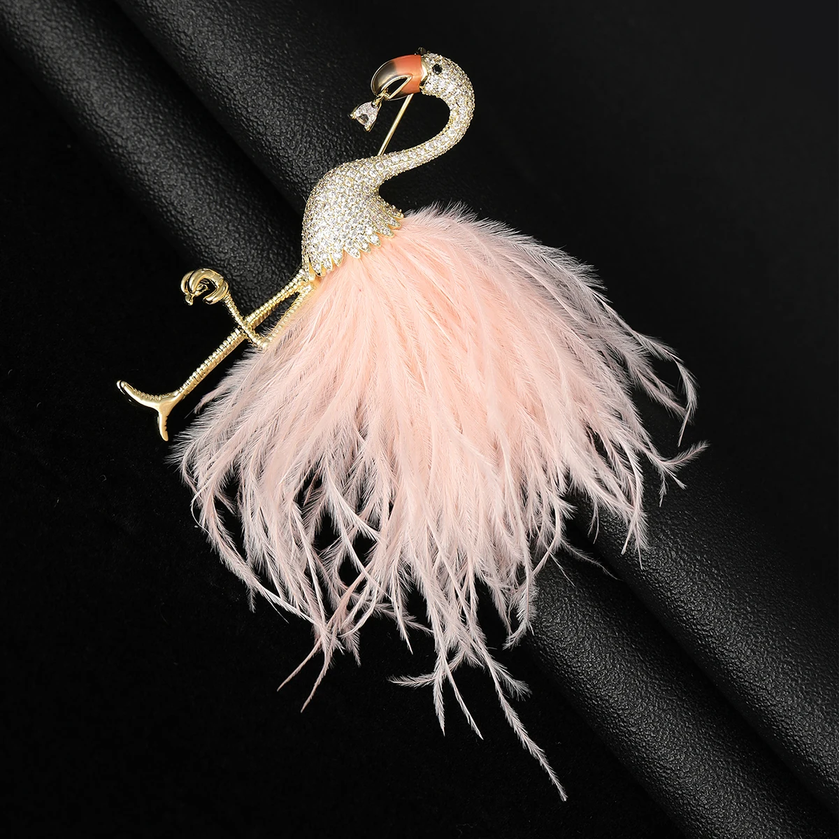 Luxurious 14k Gold Plated Copper Zircon Flamingo Brooches High-end women\'s Office Party Casual Pins Jewelry Accessories Gifts