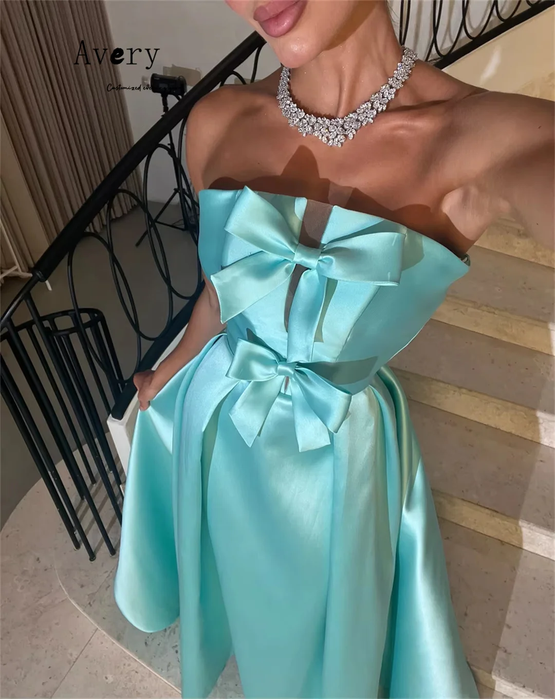 Avery مخصص صديرية دائرية بدون حمالات عارية الذراعين زهرة فساتين فاخرة لفساتين الحفلة الراقصة 2025 امرأة فاخرة مساء فستان الكرة ثوب