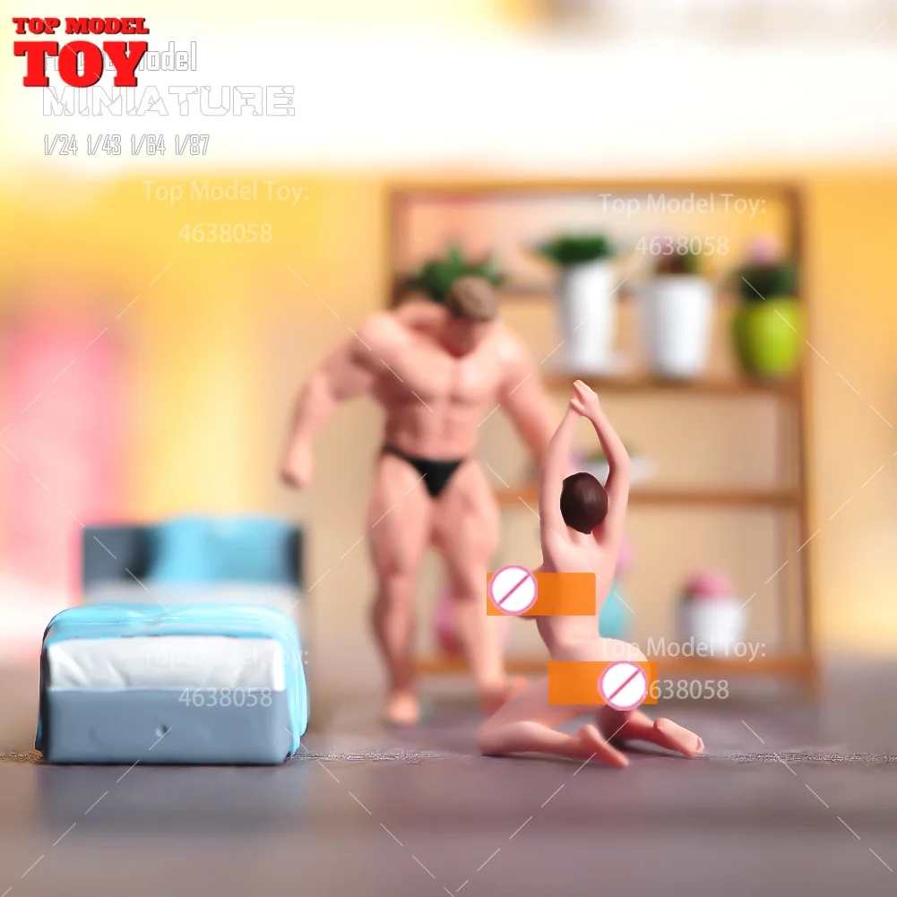 Painted Miniatures 1/24 1/64 1/43 1/87 กล้ามเนื้อ Man คุกเข่า Naked สาวชายฉากรูปตุ๊กตา Unpainted สําหรับรถยนต์