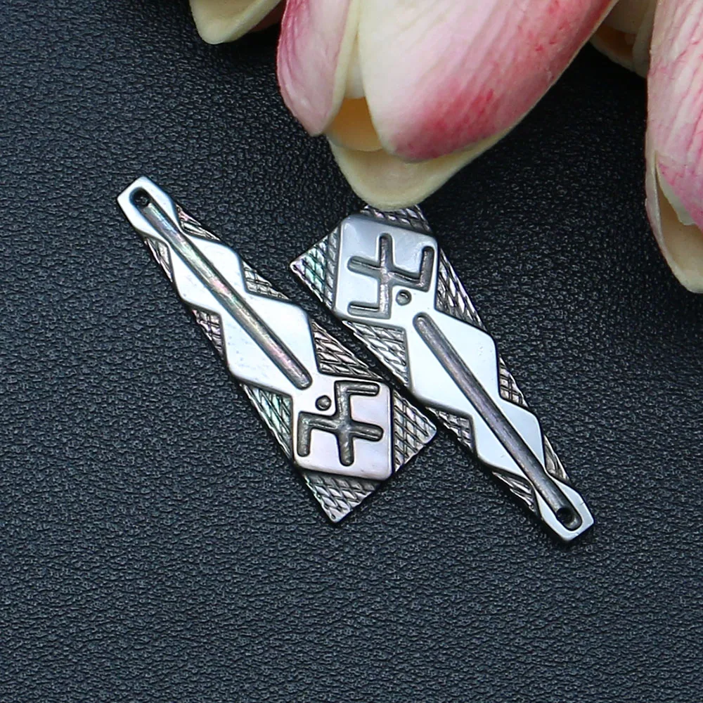 

2PCS Natural Black Shell Trapezoidal Pendant Women's Hand Earrings Carving Pattern Charm for Jewelry Making DIY Necklace Earring