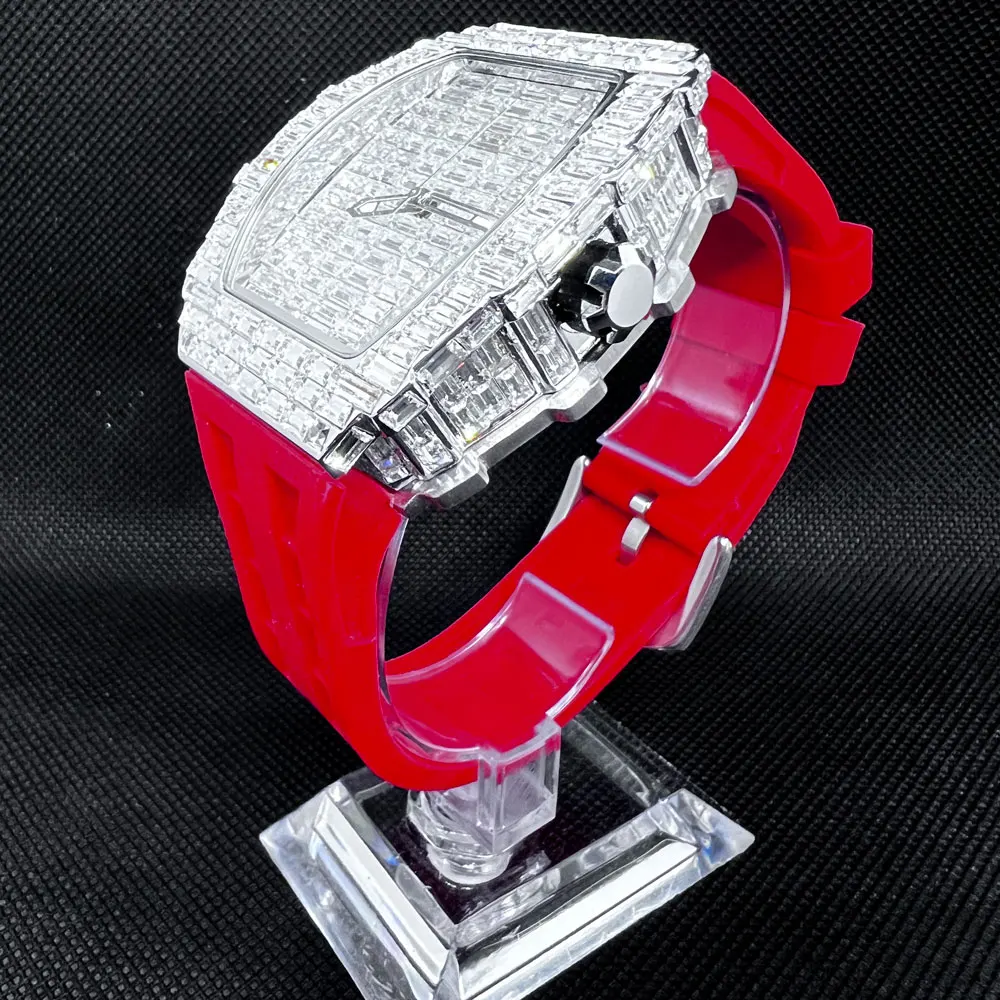 Orologio da uomo di marca di lusso Fashion Unique Tonneau orologi Diamond Blingbling Dial orologio da polso con cinturino in gomma impermeabile regalo di vendita calda