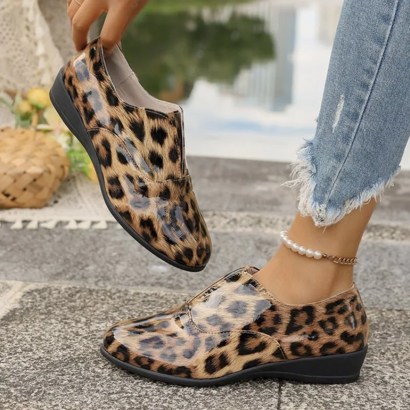 Primavera novos sapatos planos moda feminina cabeça redonda boca profunda leopardo sola macia antiderrapante resistente ao desgaste sapatos de cano baixo