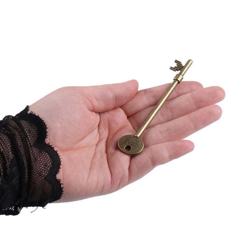 Ghost Key (Haunted Key) Magic Tricks Magia Skeleton Key Magician Close Up Illusions Gimmick Props Moving Appearing Mentalism Fun