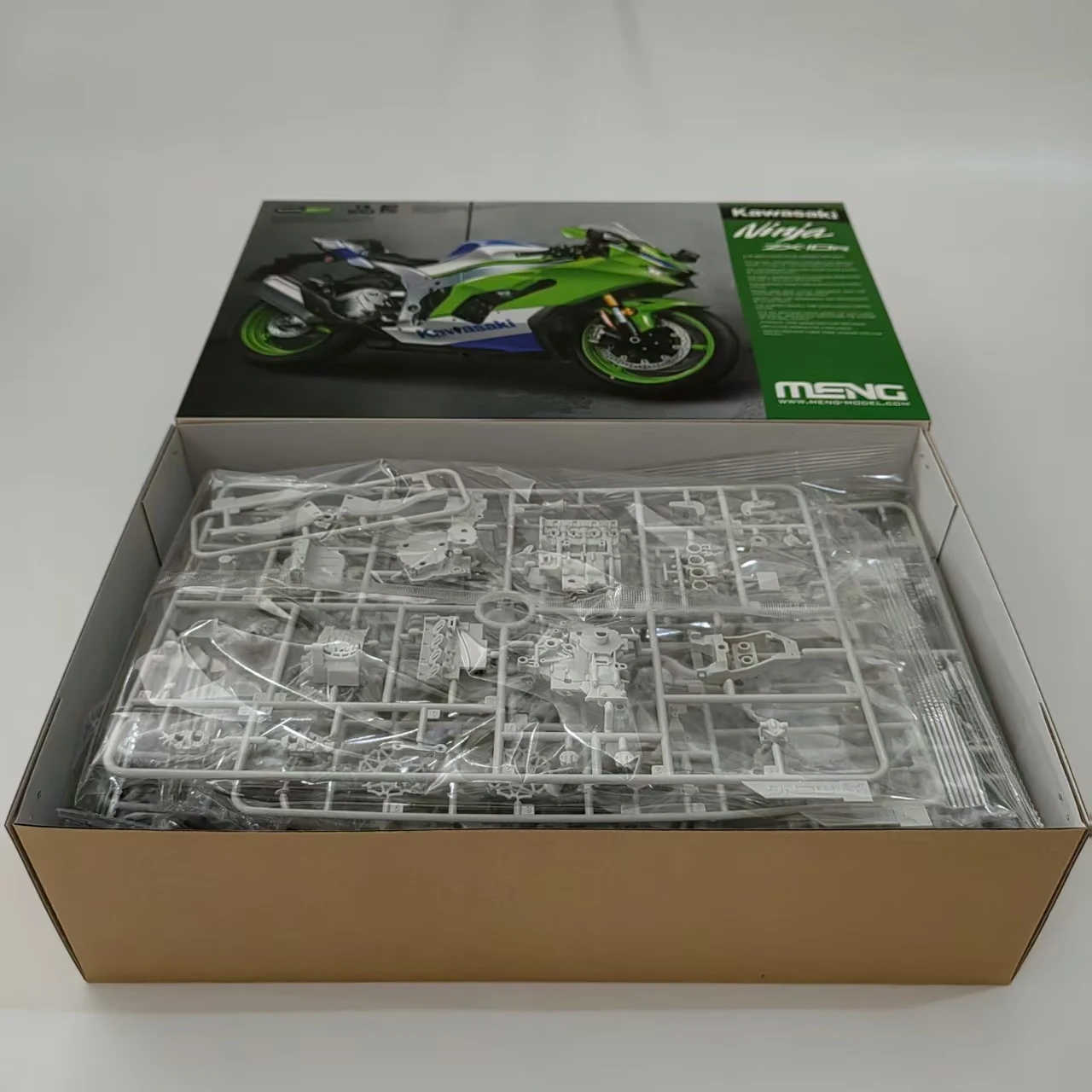 MENG MT-007 1/9 Модельный комплект NINJA ZX-10R MOTORGYCLE SERIES