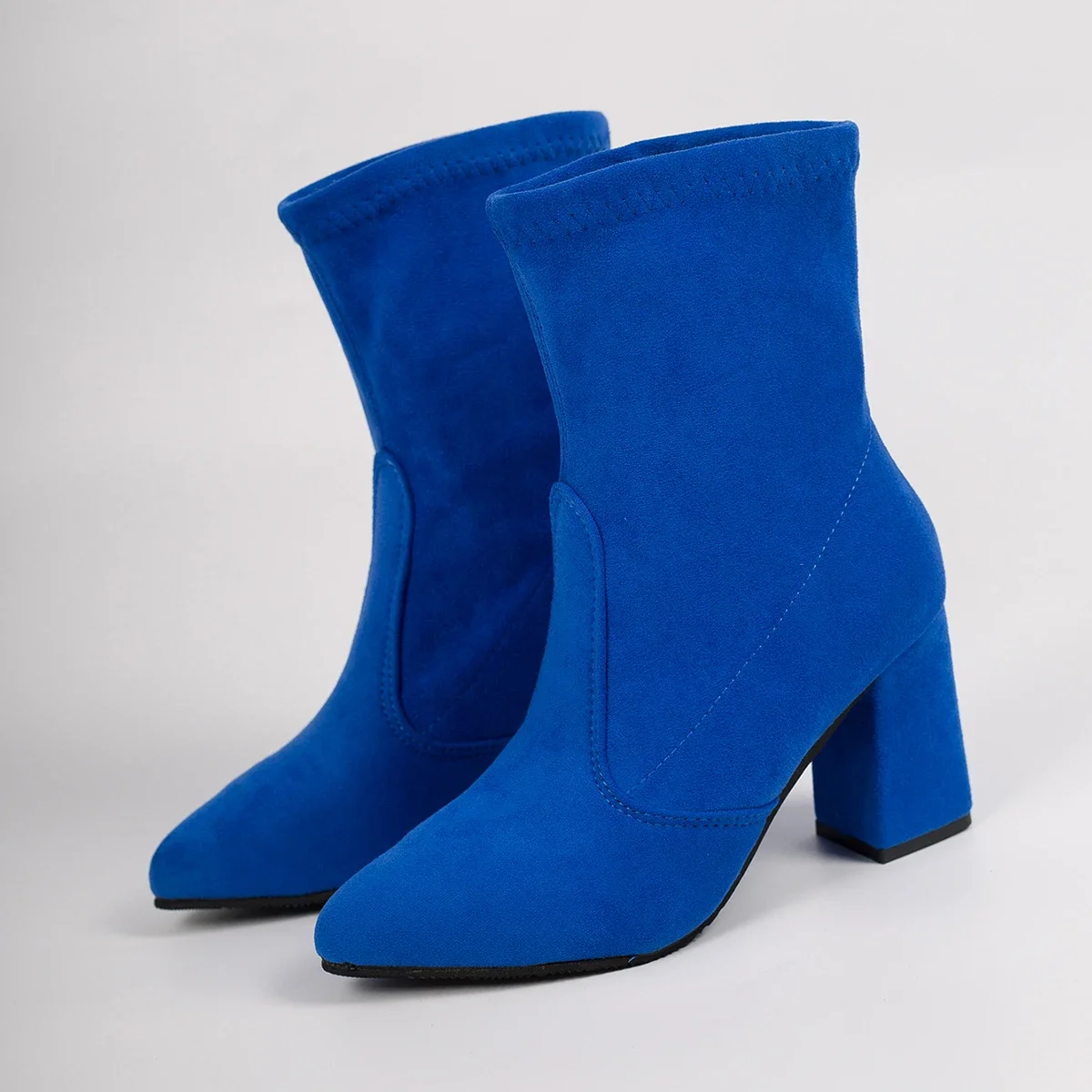 Herbst/Winter Damen-Stiefeletten mit dicken Absätzen und spitzer Spitze aus Wildleder. Modische rutschfeste Outdoor-Stiefel im europäischen und amerikanischen Stil – Detail 21