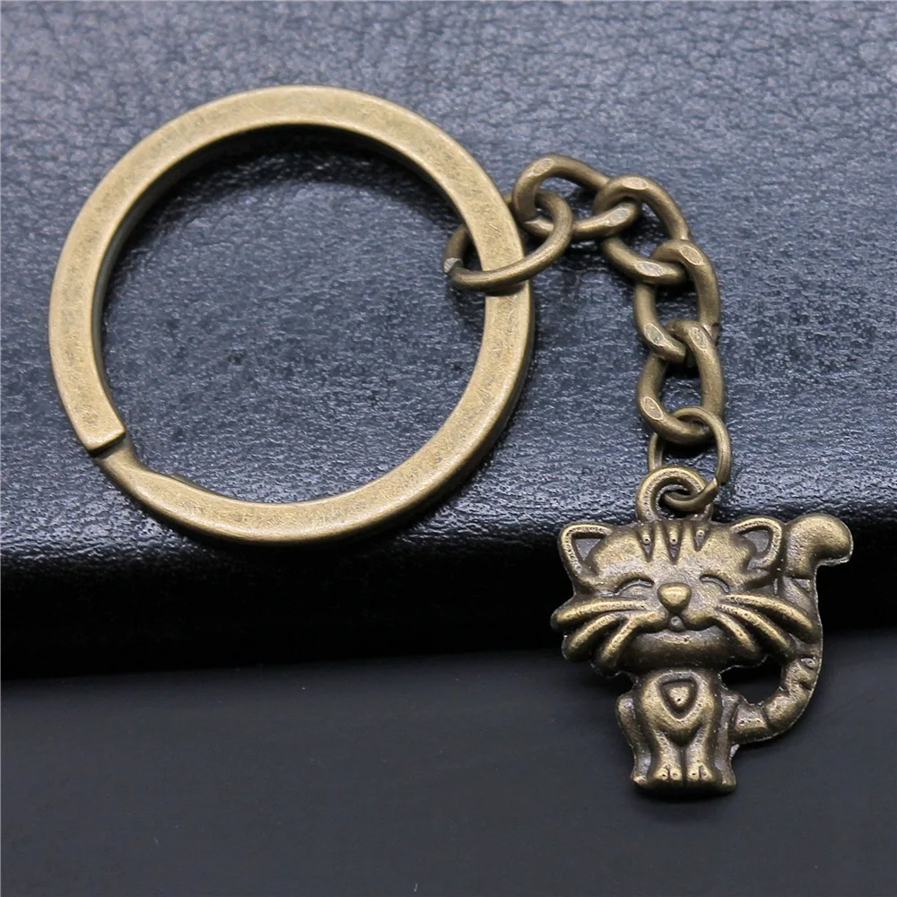 New Fashion Men Keychain Vintage Antique Bronze Color 19x17mm Smile Cat Pendant Gift
