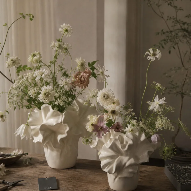 White Ceramic Flower Vase Vintage Pleated Art Vase Wide Mouth Floral Arrangement Home Living Room Table Centerpiece Decor