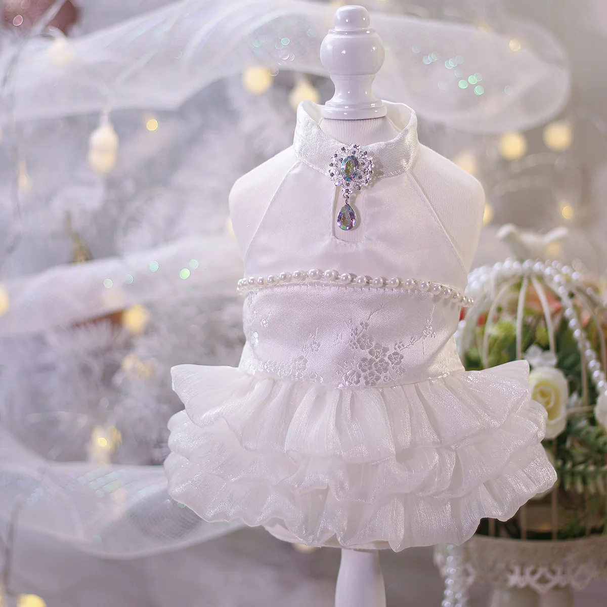 

Puppy Dog Pure White Wedding Dress Fashion Fine Embroidery Crystal Pearl Princess Dress For Small Medium Dog Poodle Pet Clothes