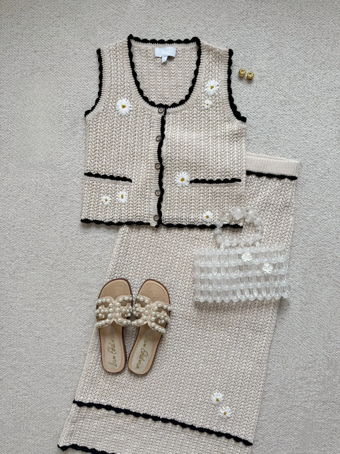 

Retro Embroidered Daisy Knitted Vest Skirt Set Women's Fashion Autumn Spring Summer Long Sleeve round Neck Button Closure Vest