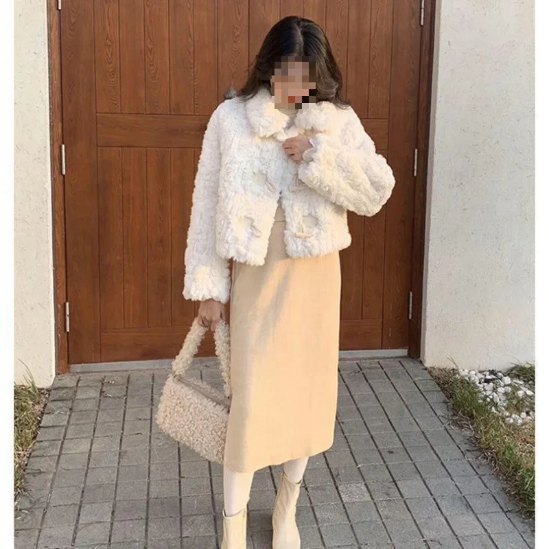 Lamb Wool Integrated High-End Autumn/Winter New Style Loose-Fit Women's Jacket Horn Button Fashion Sunday Top Angora Yarns