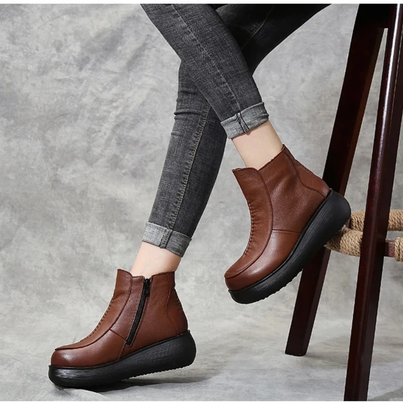 

2025 зимние ботинки из натуральной кожи для женщин, туфли на плоской подошве, женские зимние ботинки, сохраняющие тепло на плоской подошве, рабочая обувь на платформе