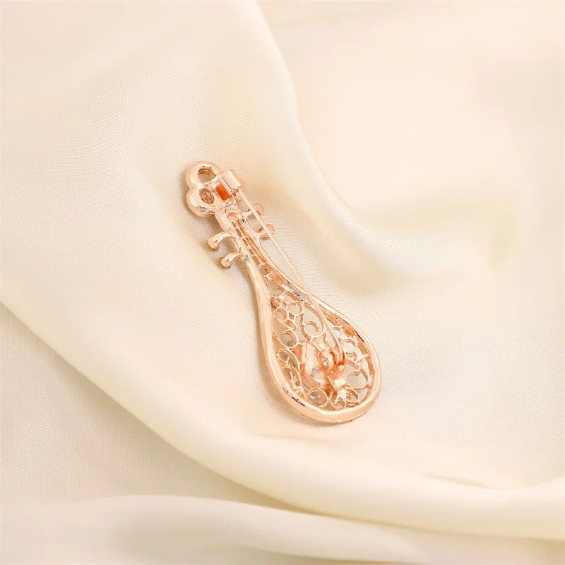 Retro Style Brooch Music Instrument Pipa Jewelry Fashion High-End Zircon Crystal Corsage Pin Anti-Light Accessories