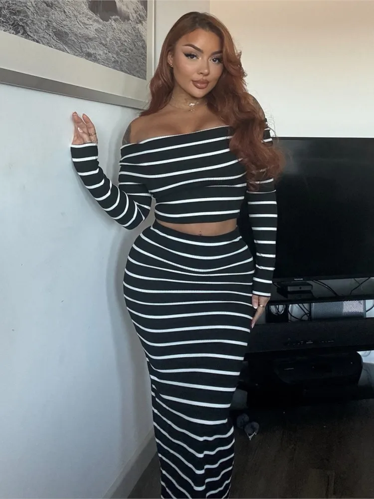 

Two Piece Outfits Woman Slim-fitting Butt-baring One-shoulder Striped Commuting Woman 2 Piece Set Outfit Vacation Temperament