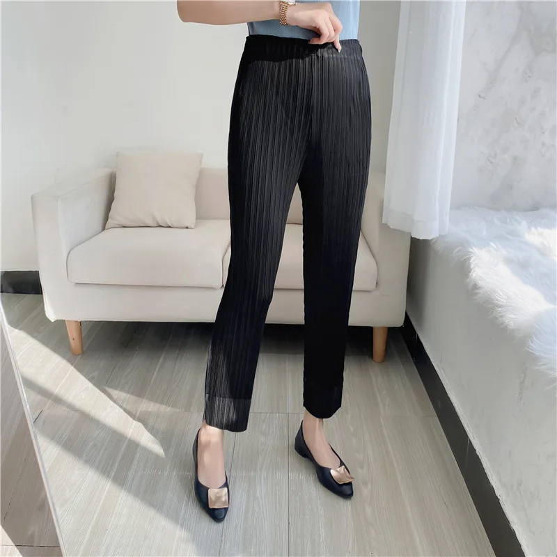 

Miyake Pleated Pants 2025 Spring and Summer New Nine-minute Tapered Pants Open Flap Design Sense of Small Leg Pants
