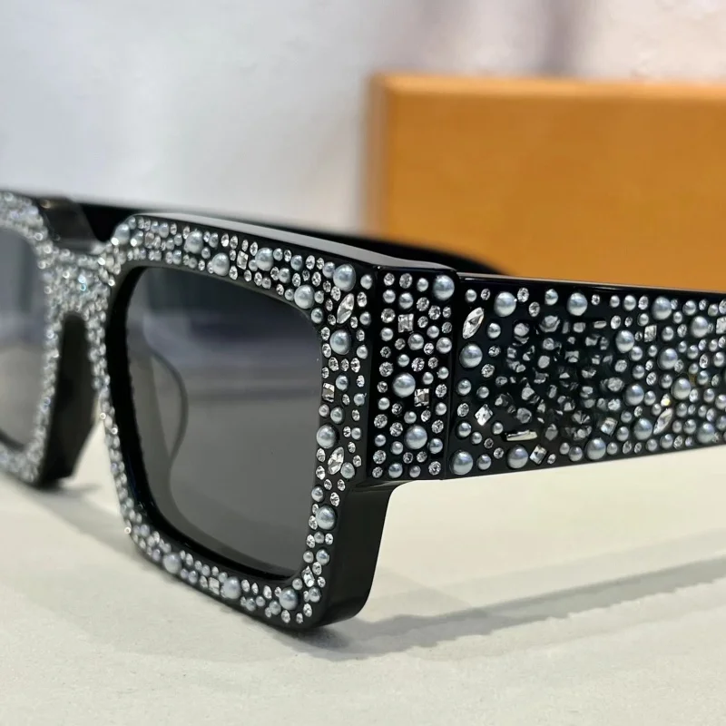 

2396 Diamond-encrusted large frame sunglasses, fashionable personality popular men and women the same style of sunglasses