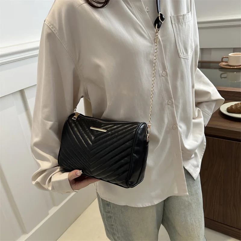 

Solid Color Chain Bag Chic Square Purse for Women Minimalist Shoulder Bag Fashion Crossbody Tote Versatile Day-to-Night Bag​